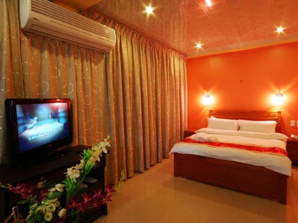 A&A Plaza Hotel Puerto Princesa Extérieur photo