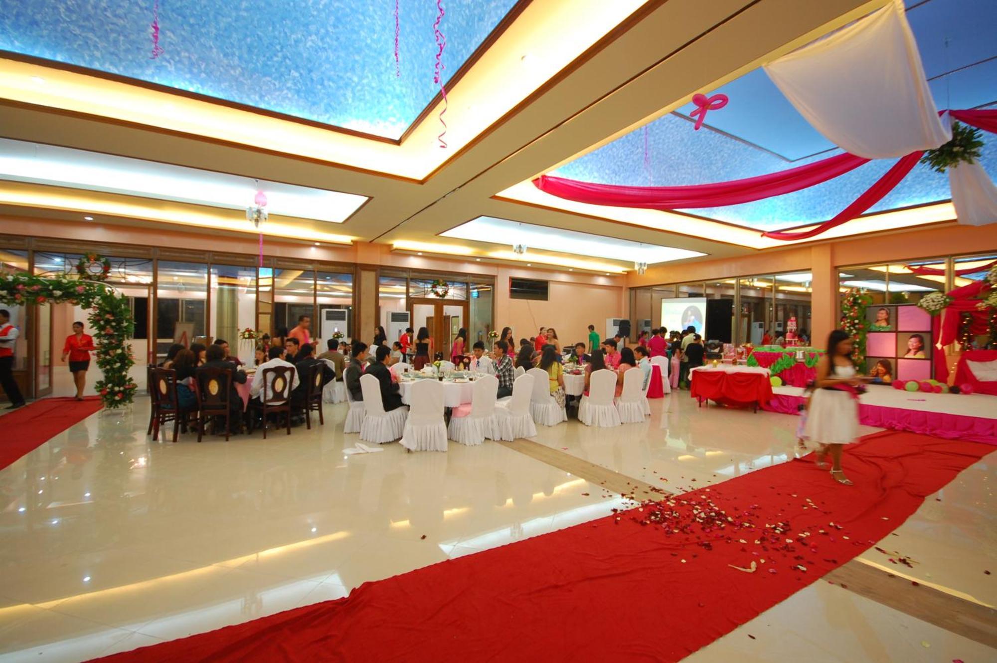 A&A Plaza Hotel Puerto Princesa Extérieur photo