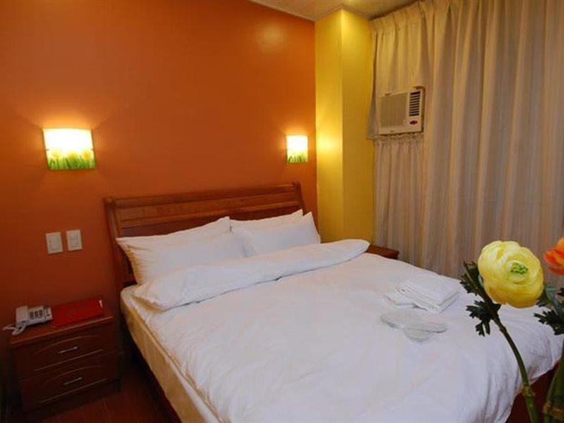 A&A Plaza Hotel Puerto Princesa Extérieur photo